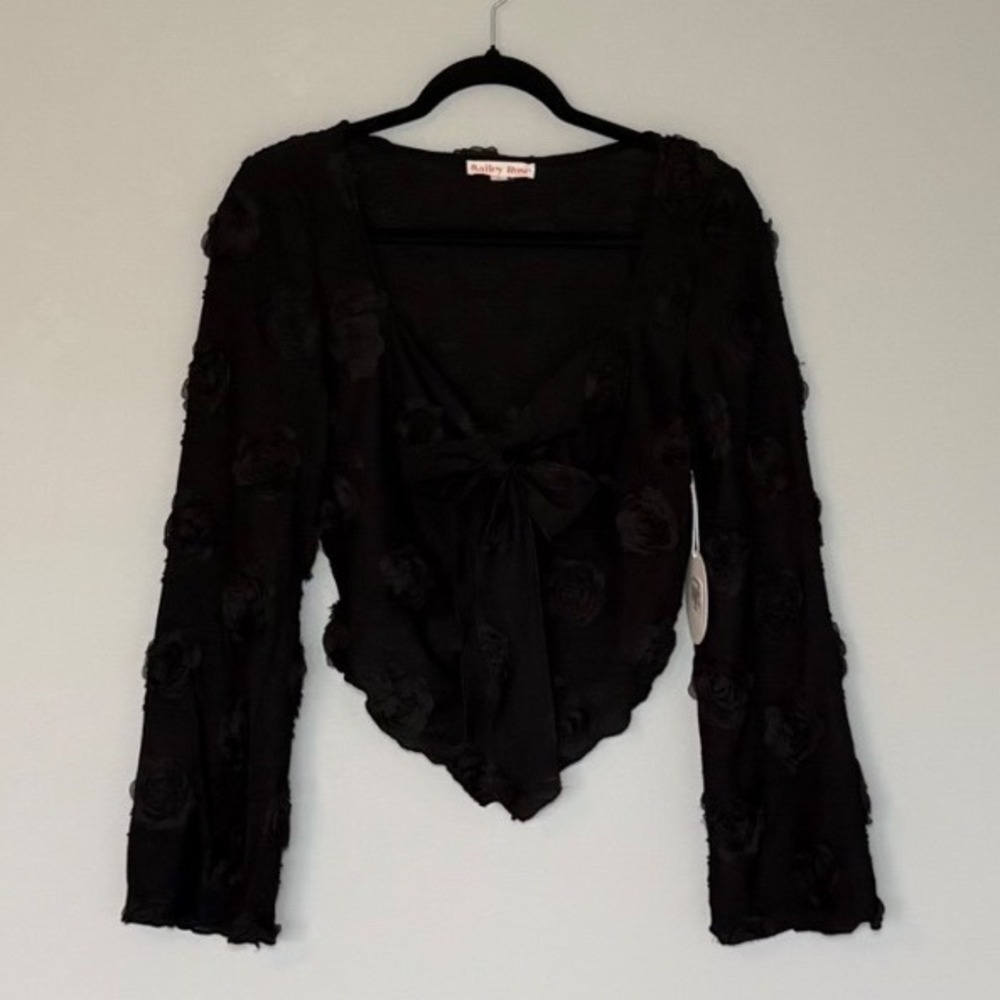 NWT Bailey Rose Black 3D Floral Rosette Tie Front Handkerchief Hem Top M